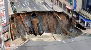 Metro tunnel collapse in Fukuoka Japan